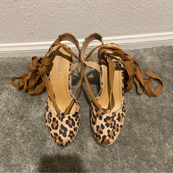 NWOT Breckelle’s Leopard Lace Up Espadrille Sandals- Size 8 - Picture 3 of 4